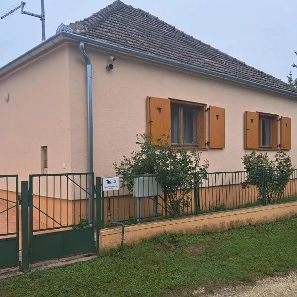 Szőlőskert Vendégház，位于Csehimindszent的酒店
