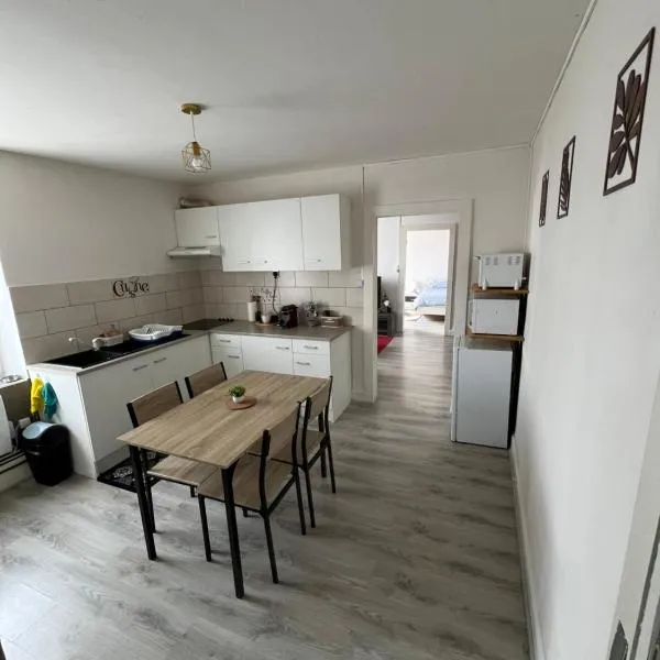 Appartement Thaon les Vosges，位于唐莱沃斯热的酒店