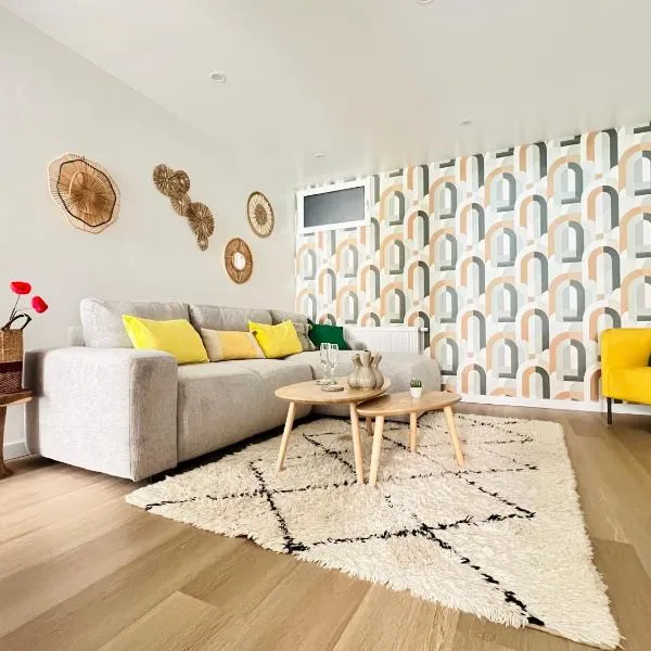 Duplex 3 Chambres - Jardin - Terrasse - Parking au pied du duplex，位于列日的酒店