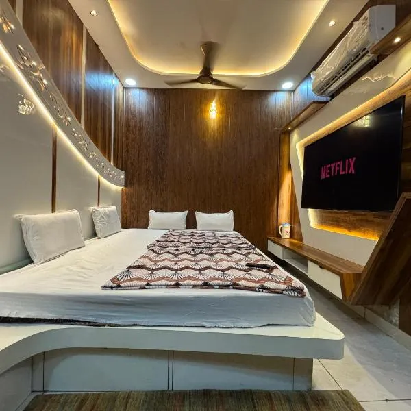 Hotel Guruvayur Dham，位于马图拉的酒店