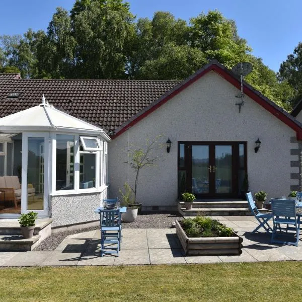 Coille Burn，位于Urray的酒店
