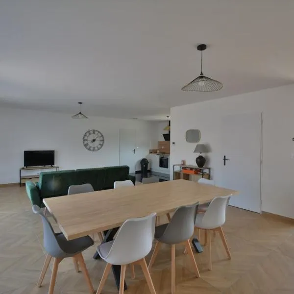 Maison Noé Climatisation individuelle par pièce proche du centre-ville，位于吕奥姆的酒店