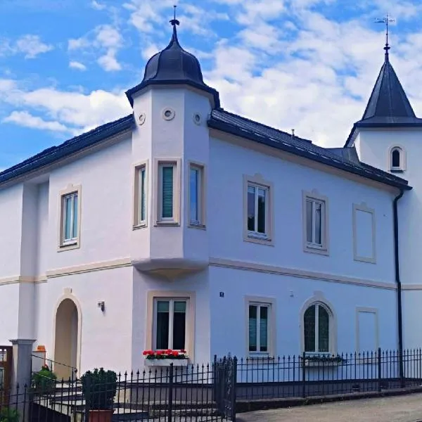 Villa Karlsbach，位于泰森多夫的酒店