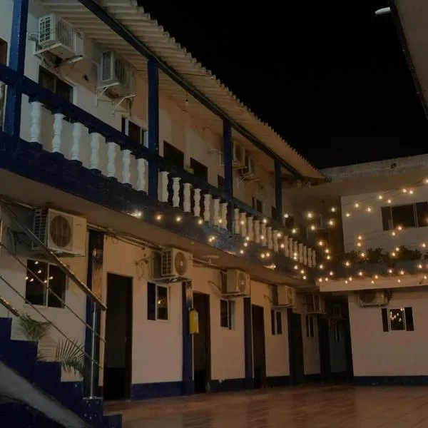 Hotel colombia，位于托卢的酒店