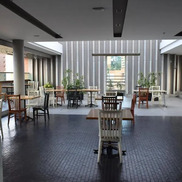 麦德林智选假日酒店及套房，位于麦德林的酒店