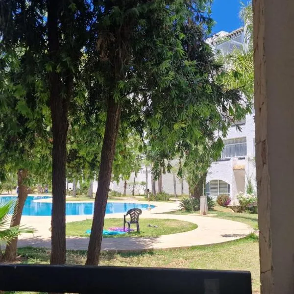 Olivier Assilah Piscines- Appartement Chauffé，位于艾西拉的酒店