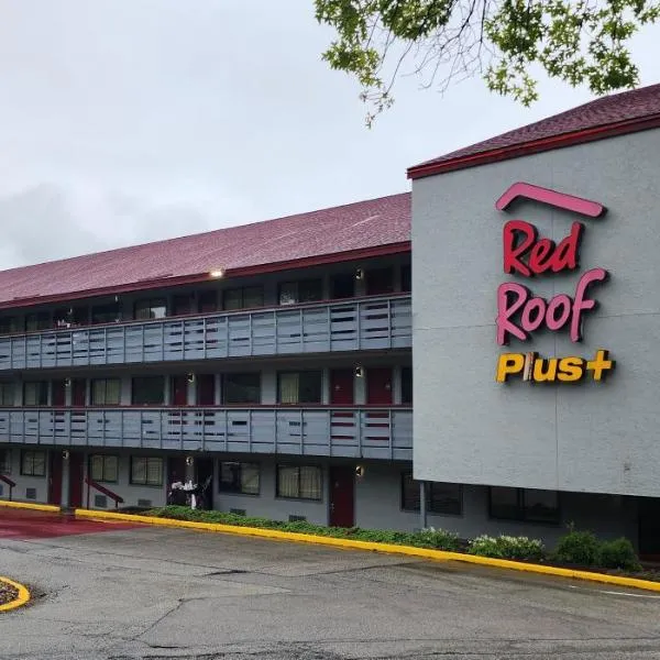门罗维尔匹兹堡东红屋顶优质酒店，位于蒙罗维尔的酒店