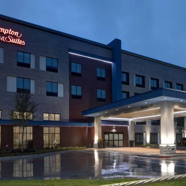Hampton Inn & Suites Dallas - Farmers Branch，位于法默斯布兰奇的酒店