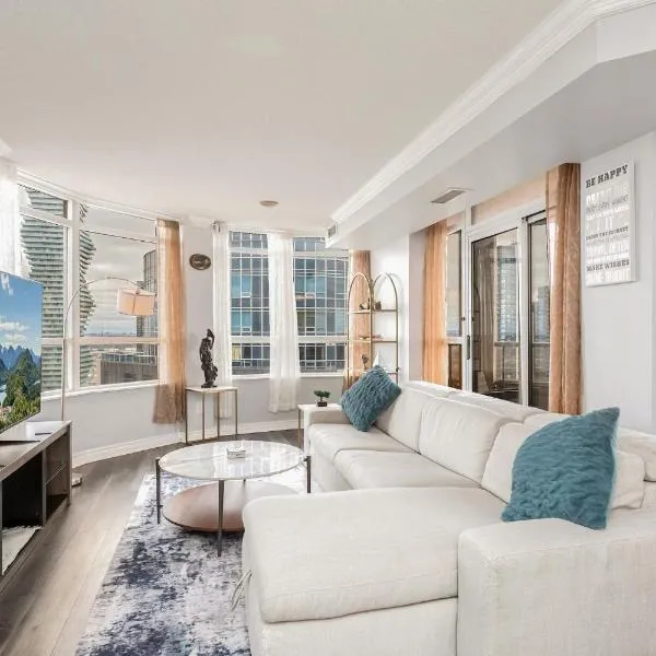 Sky Retreat | 2BR-2BA High Floor | 180° City View，位于米西索加的酒店