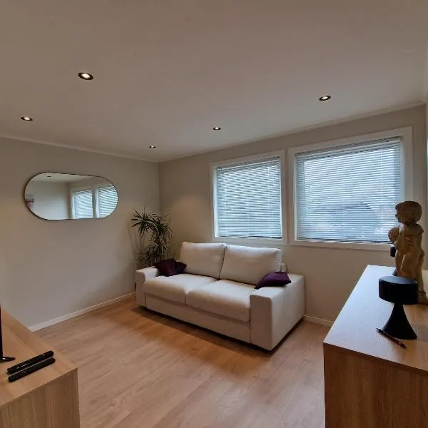 Comfortable Apartment Sleeps 4 Near Kristiansand City Center，位于克里斯蒂安桑的酒店