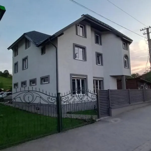 Sadiba Oprishok，位于拉泽希纳的酒店