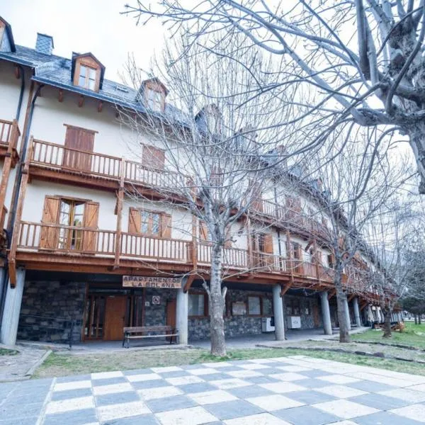Apartamentos La Solana，位于普拉德埃米塔的酒店