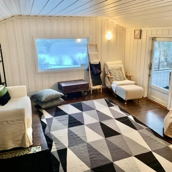 Cabin at Hestsjøen Badeplass，位于特隆赫姆的酒店