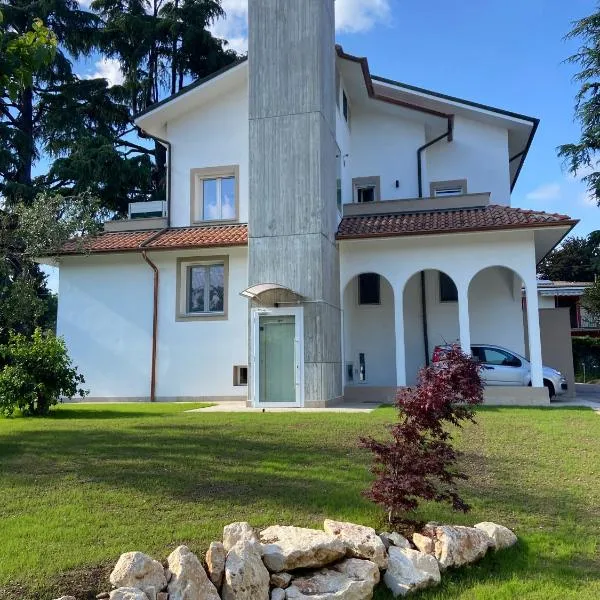 Appartamento Magnolia Vimercate Monza，位于维梅尔卡泰的酒店