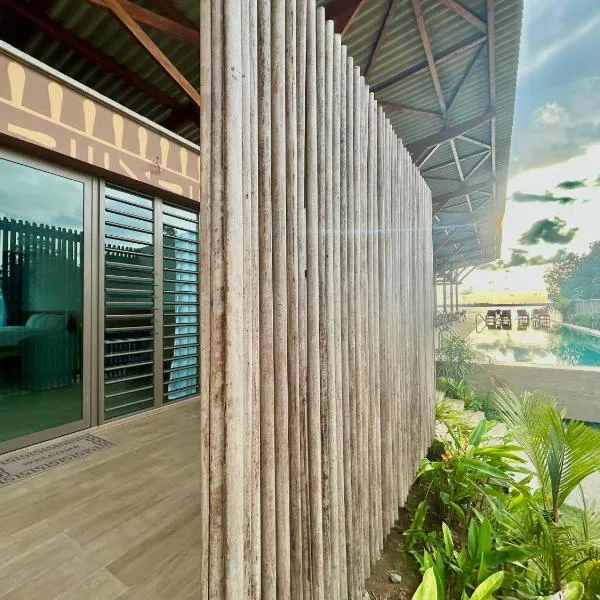 Pergola House，位于阿西尼的酒店