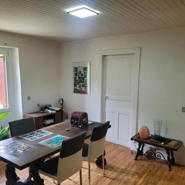 Chambre chez l'habitant，位于Livinhac-le-Haut的酒店