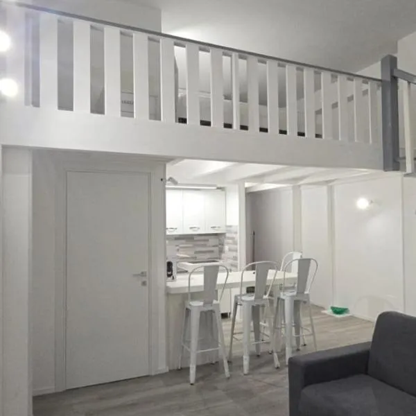 Prestige house 10 appartamento，位于斯卡莱阿的酒店