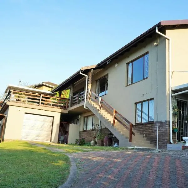 Breeze & Bliss Beach House 300m Walk to the Beach!，位于彭宁顿的酒店