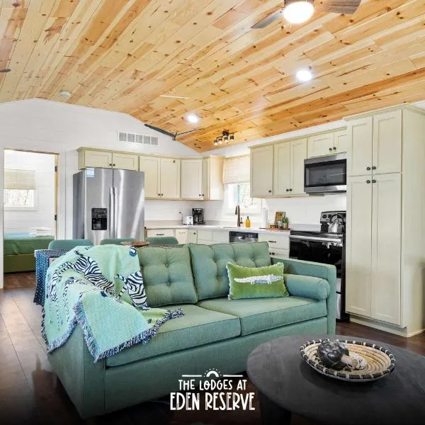 The Lodges at Eden Reserve - Cabin Loop - Near Ark，位于威廉斯敦的酒店
