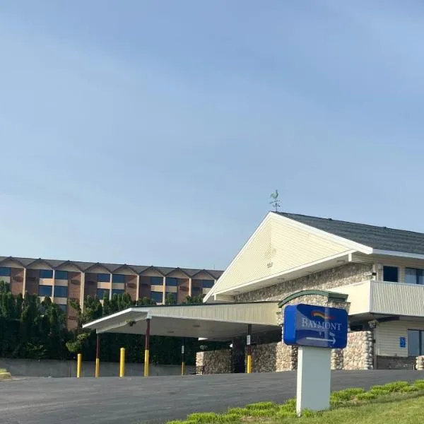 Baymont by Wyndham Petoskey，位于佩托斯基的酒店
