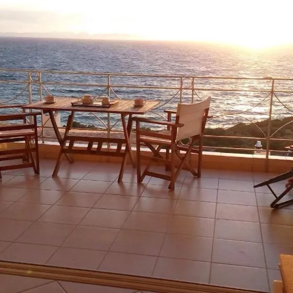 Scenic View Apartment by Saronida Beach，位于萨罗尼扎的酒店