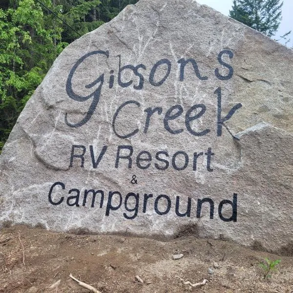 Gibsons Creek RV Resort and Campground，位于吉布森斯的酒店