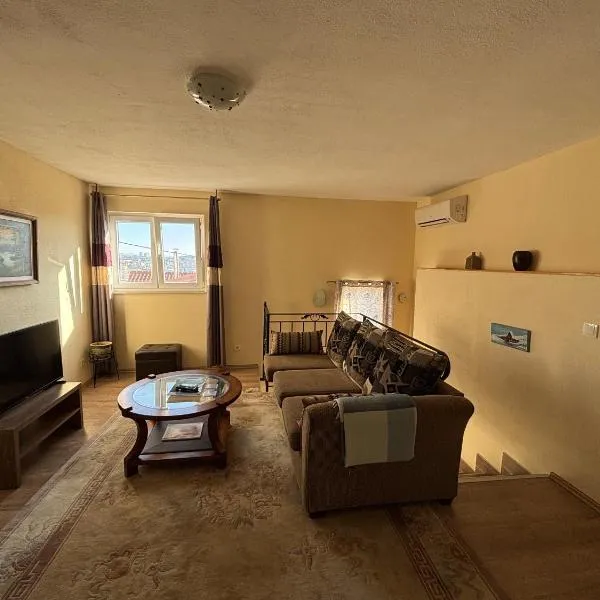 Relax and Explore, Alva Apartment，位于索林的酒店