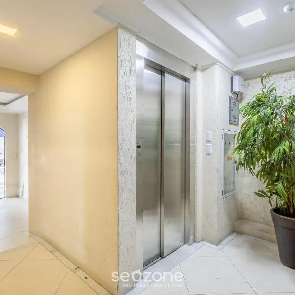 Aptos completos a passos do mar em Meia Praia – OBS，位于佩雷克的酒店