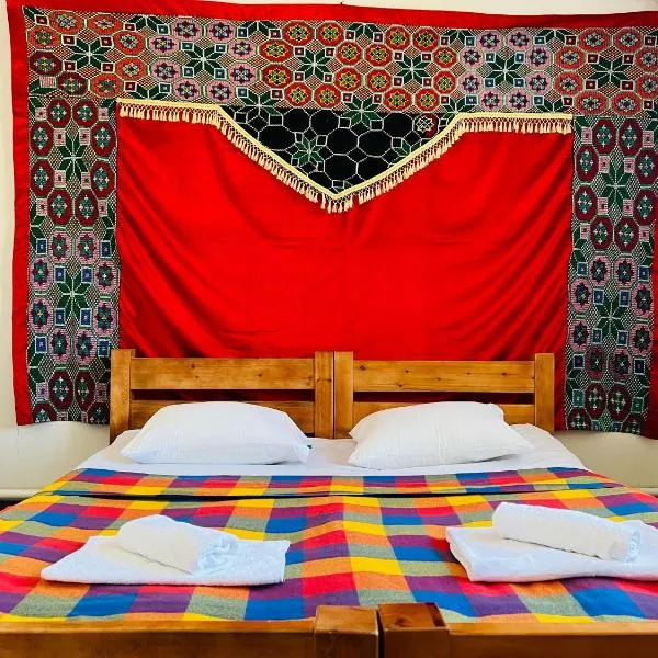 DADOW Guesthouse，位于纳伦的酒店