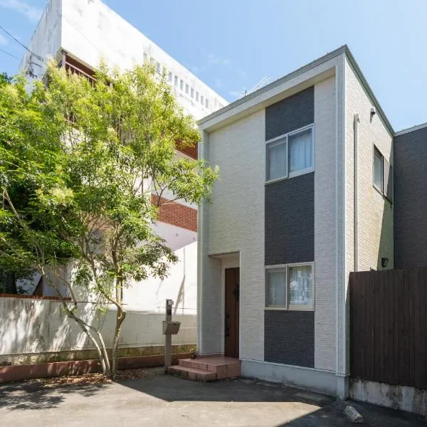 キューブコザ，位于冲绳岛市的酒店