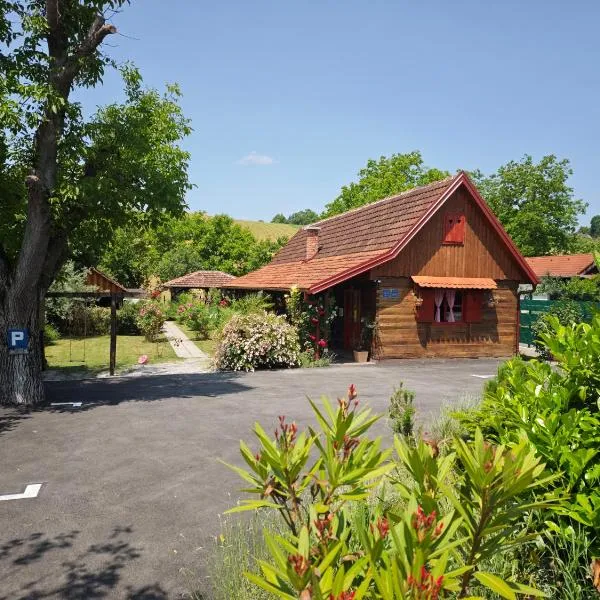 Pod orehom drvena kuća i sauna，位于克拉皮纳的酒店