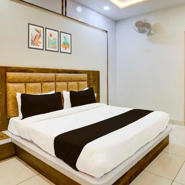 Townhouse Oak Rohtak Mansarovar Park，位于罗塔克的酒店