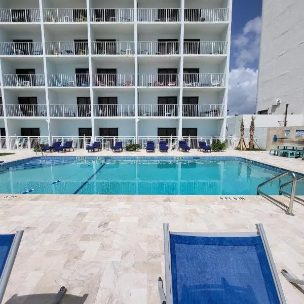 Beachside Hotel - POOL IS OPEN!，位于代托纳海滩的酒店