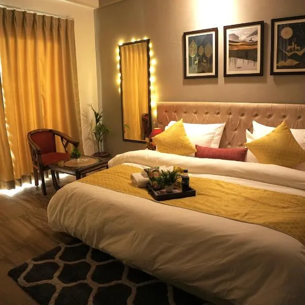 Luxury Apartment Near Pari Chowk，位于大诺伊达的酒店