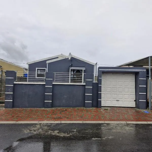 Kay's Guest Apartments，位于Kraaifontein的酒店