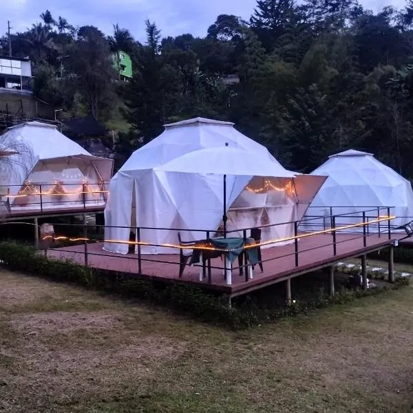 La Quinta Dimensión Glamping，位于瓜塔佩的酒店
