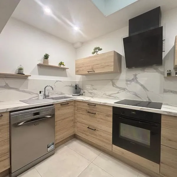 Chez Cricri, modern accommodation，位于Bizanet的酒店