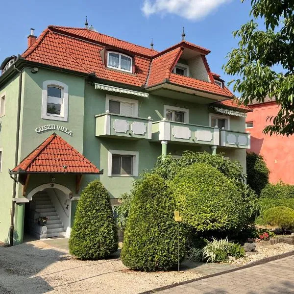 Guszti Villa Hévíz，位于赫维兹的酒店