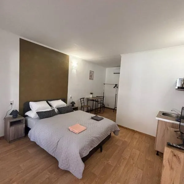 Lola Apartman，位于埃格尔的酒店