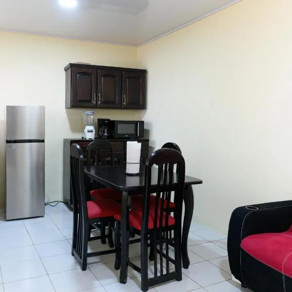 p Apartamentos Petenchel, por Aeropuerto Flores Peten 1，位于弗洛勒斯的酒店