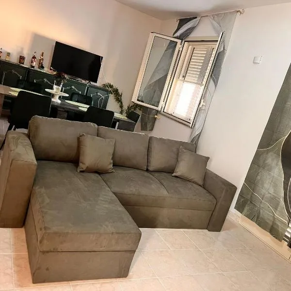 La casa di Flo，位于Solanas的酒店