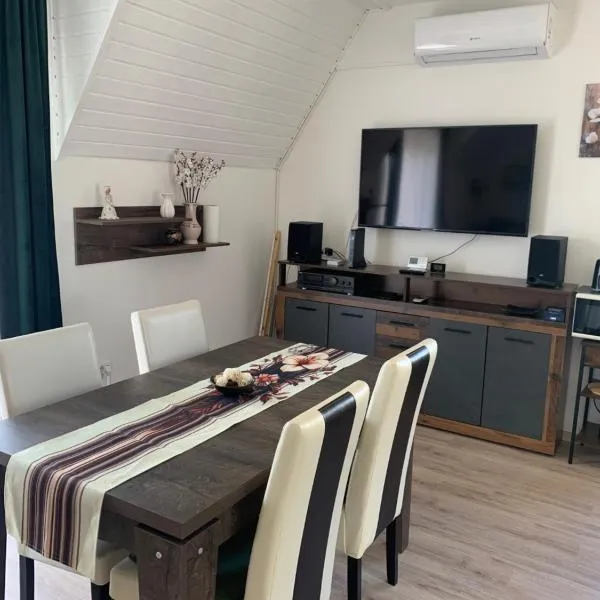 Krisztina apartman，位于佐洛卡罗斯的酒店