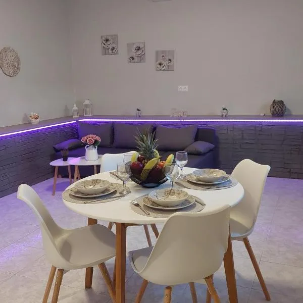Sunny house，位于克雷马斯蒂的酒店