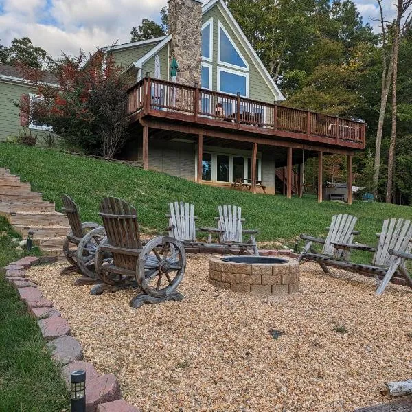 Shenandoah Thunder Chalet Guest Suite，位于弗兰特罗亚尔的酒店