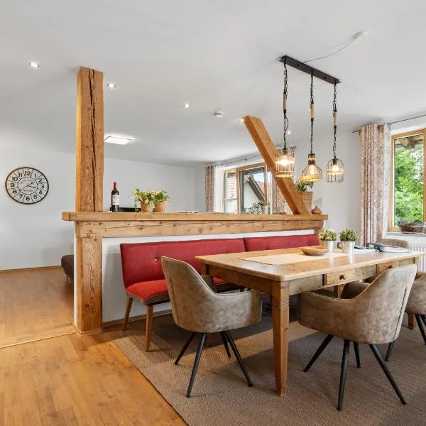 Fe Wo Brunnen - 120 qm -Quiet location - lots of nature - grosser Balkon und Garten - 3D Rundgang verfügbar，位于梅明根的酒店