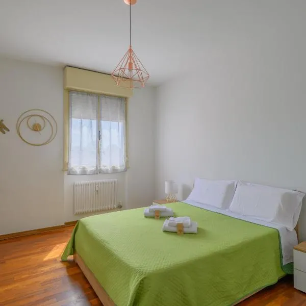 LA MAR Apartment Viareggio，位于斯皮内亚的酒店