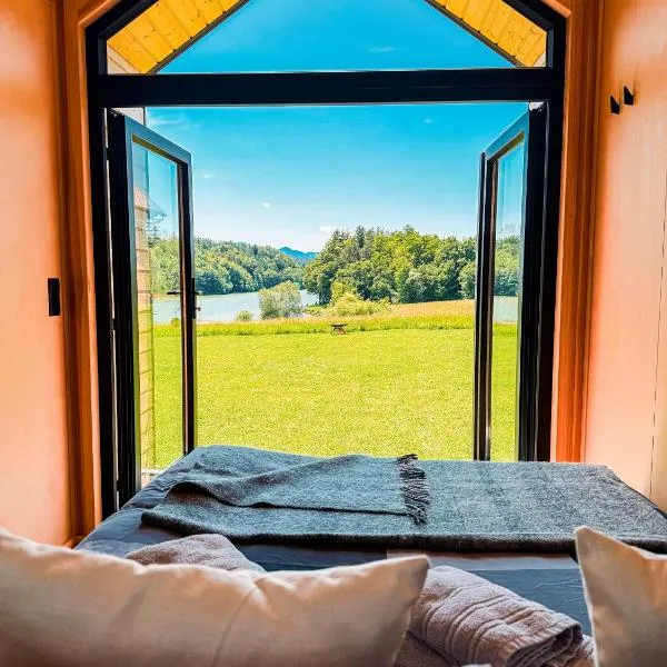 Tiny House Glamping Mak，位于Šmartno v Rožni Dolini的酒店