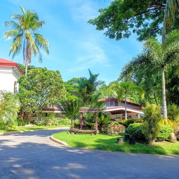 Palmas Del Mar Resort Bacolod，位于巴科洛德的酒店