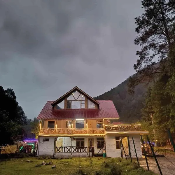 Odyssey Stays Kasol - Tree House, Cottage & Swiss Tents，位于卡索尔的酒店