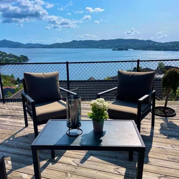 2 leiligheter med panoramautsikt，位于卑尔根的酒店